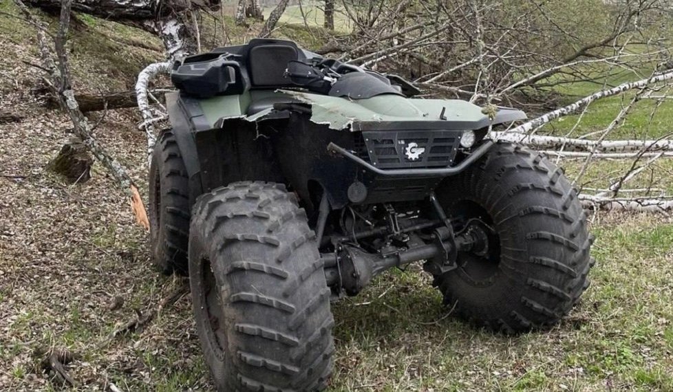 Туристы из Самарской области перевернулись на снегоболотоходе недалеко от Чемала