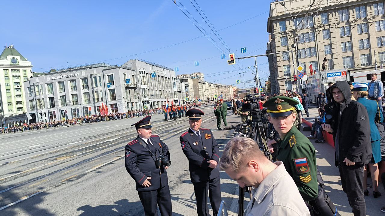 Парад Победы в Новосибирске 2024 — трансляция | 09.05.2024 | Новосибирск -  БезФормата