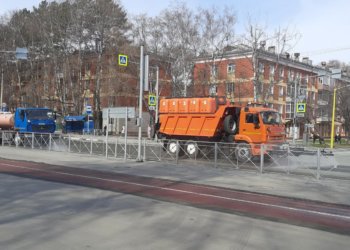 Как проходит уборка улиц в преддверии Дня Победы, рассказали в мэрии Новосибирска