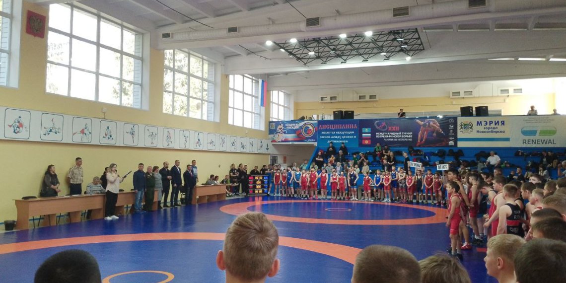 «Патриотизм и победа»: турнир по греко-римской борьбе, посвященный 9 Мая, прошел в Новосибирске