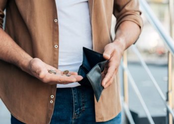 Работодатель не выплатил 941 тысячу трем жителям Новосибирска