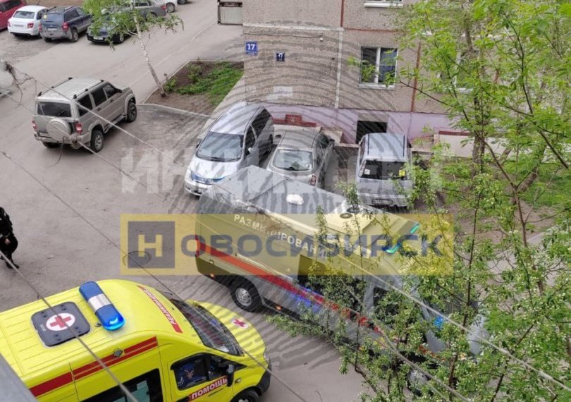 Новосибирец пришел встречать бывшую с гранатой и пистолетом — из пострадавших таксист