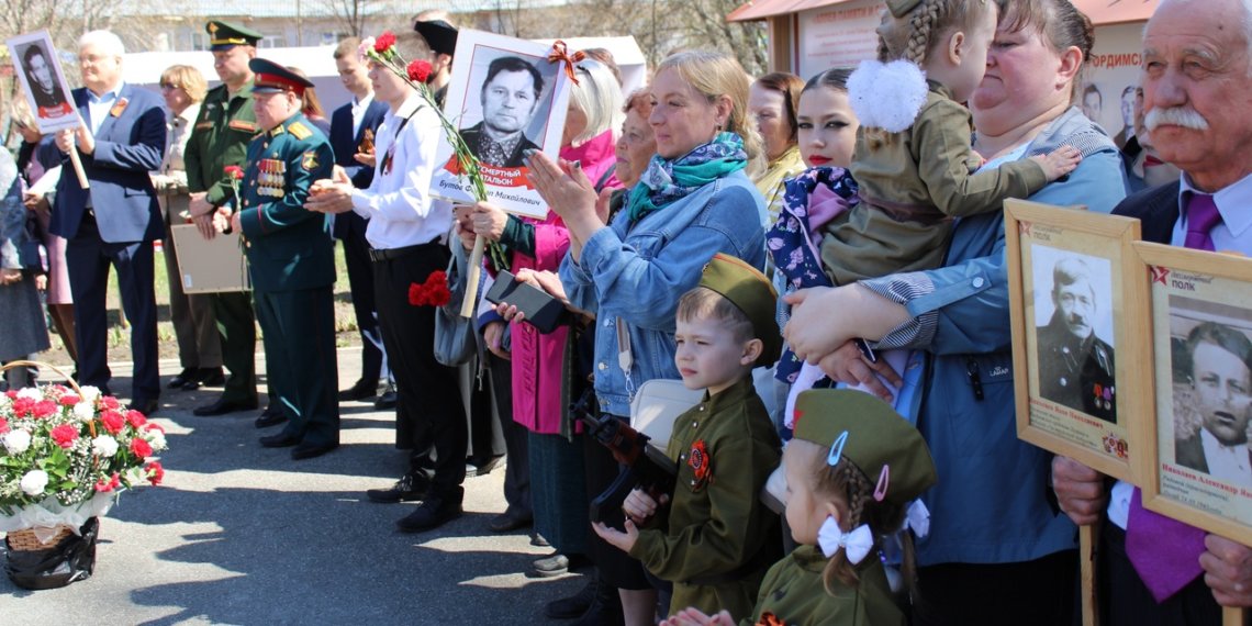 Нельзя забывать: 79 лет Великой Победы с размахом отметили жители Калининского района