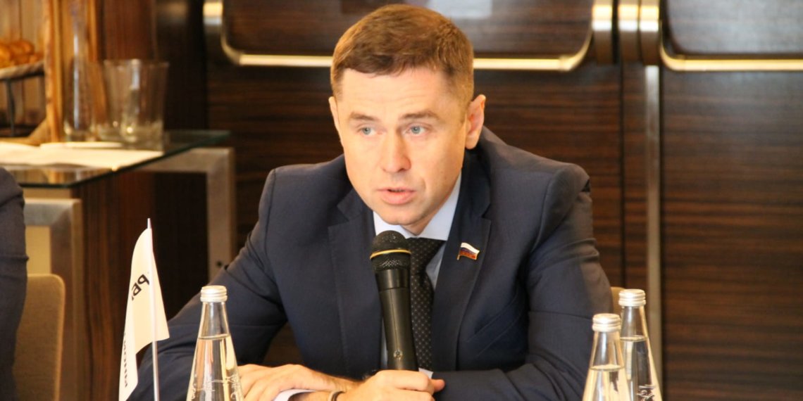 Александр Аксёненко: за некачественную подачу воды, света и тепла ресурсников будут наказывать в 10 раз строже