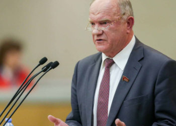 Зюганов попросил назначить экс-мэра Новосибирска Локотя в правительство РФ