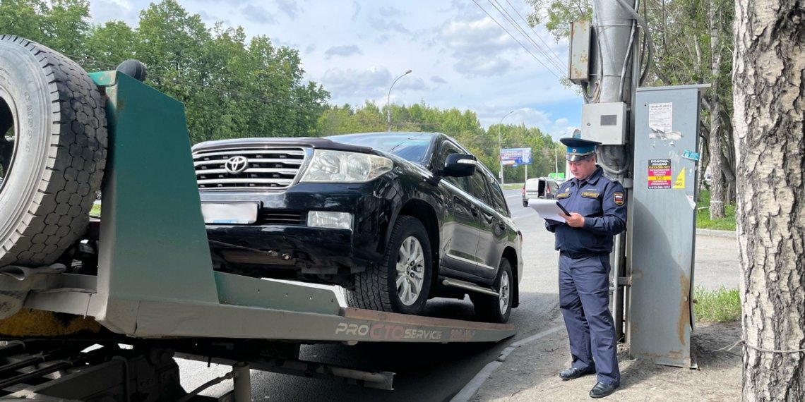 Пытался решить вопрос на месте: новосибирец лишился внедорожника из-за долга в размере более 600 тысяч рублей