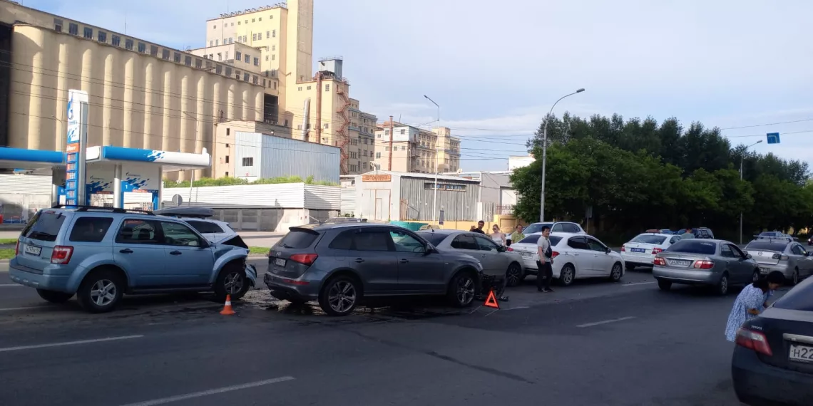 Тройное ДТП спровоцировал водитель Ford в Новосибирске