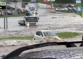 Ливнёвок нет: после потопа на улицах Новосибирска прокуратура обратилась в суд