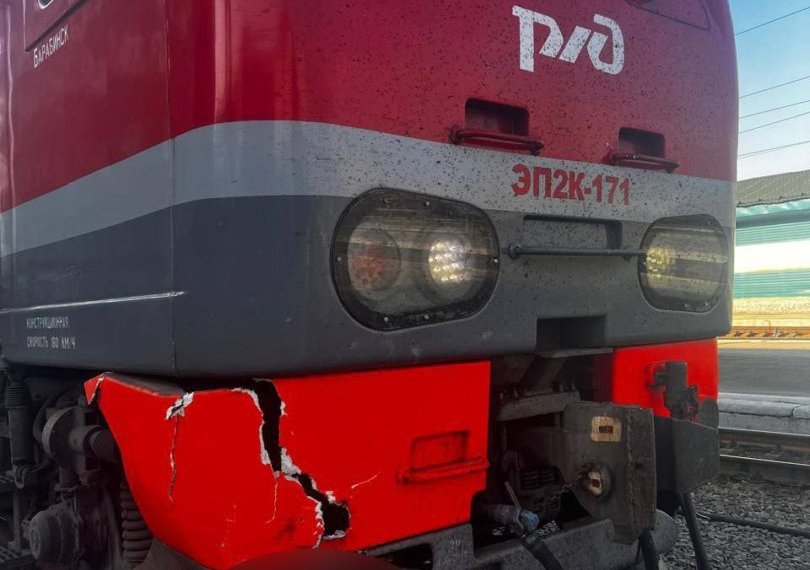 Мужчина попал под колеса электрички под Новосибирском