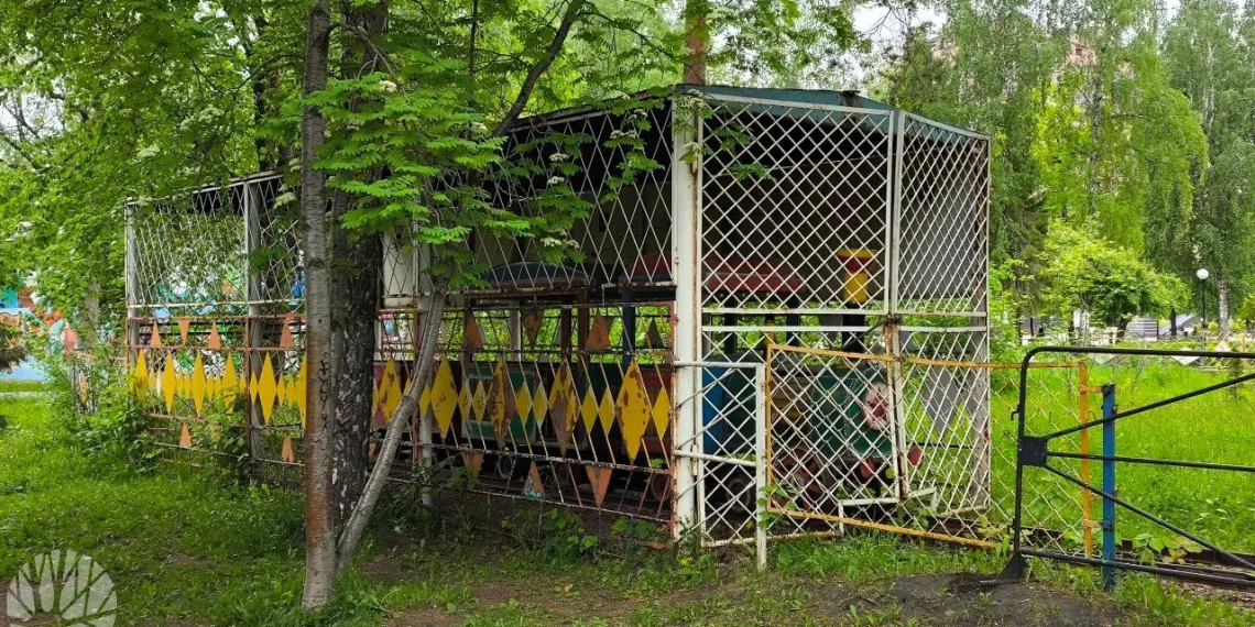 Старый паровозик из Центрального парка Новосибирска дождался пенсии