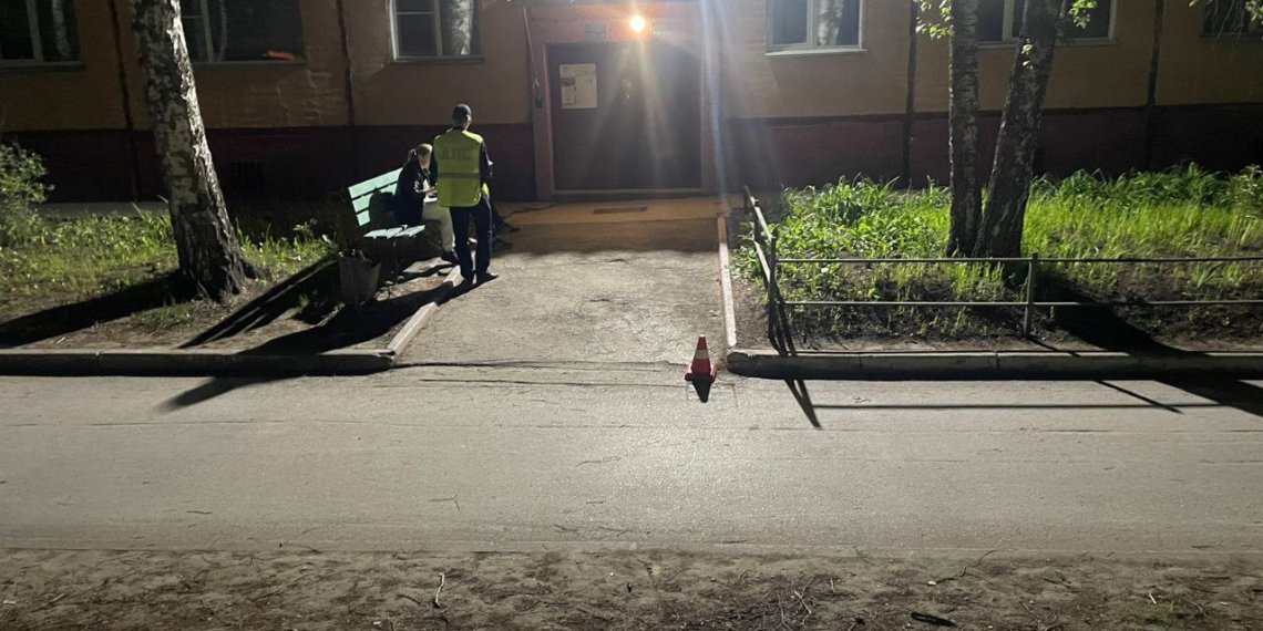 «Стояла возле дома»: в Новосибирске неизвестный водитель сбил ребенка и скрылся с места аварии