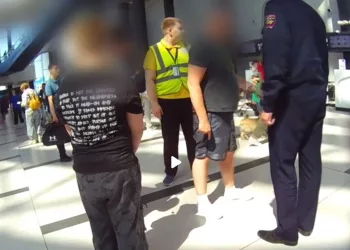 Дебошир устроил скандал в новосибирском аэропорту из-за отсутствия билетов