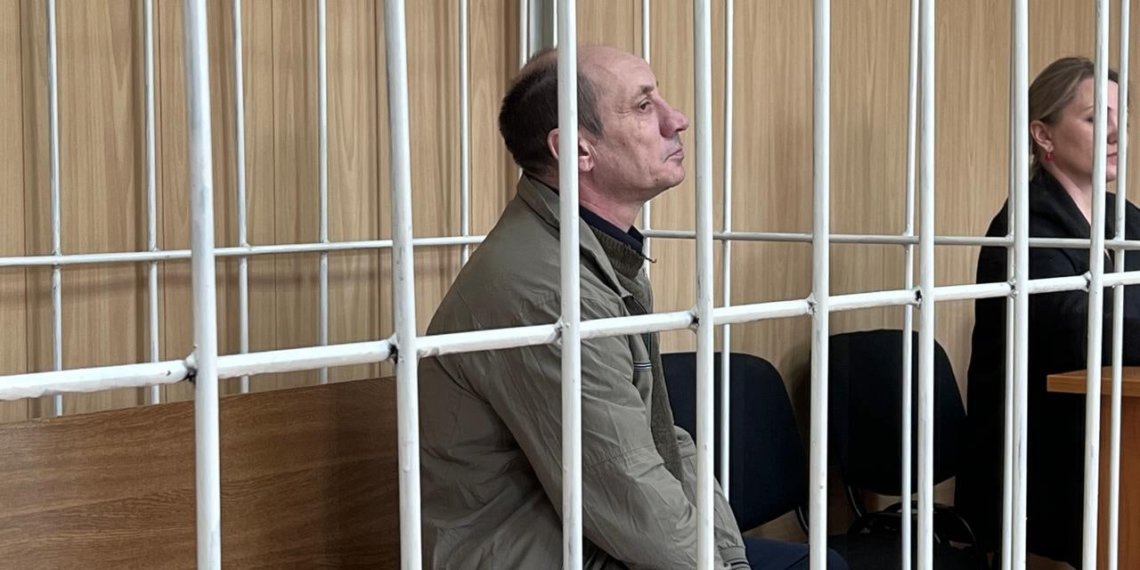 В Новосибирске начали судить мужчину, вонзившего вилы в голову знакомого