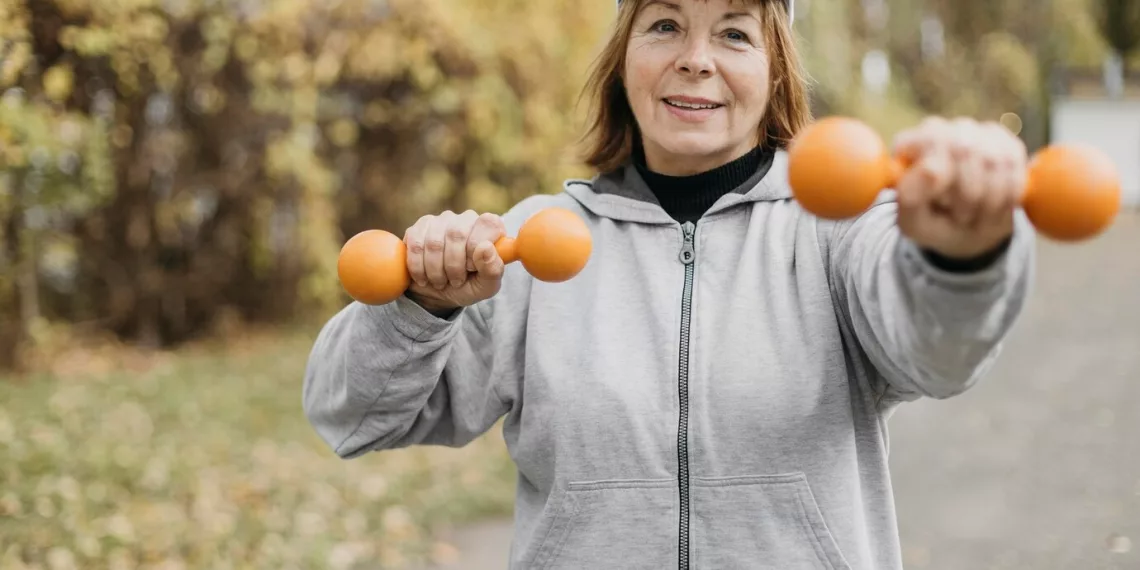 Ученые выяснили, какие тренировки помогут пенсионерам повысить шансы на здоровое старение