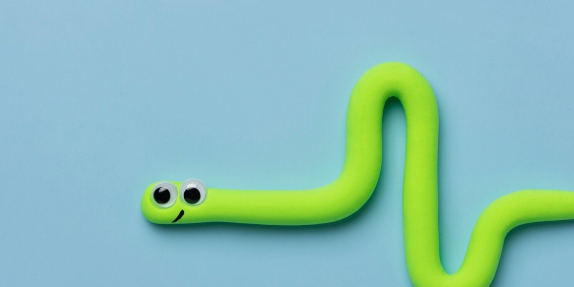 В Новосибирске обнаружили человека-червяка