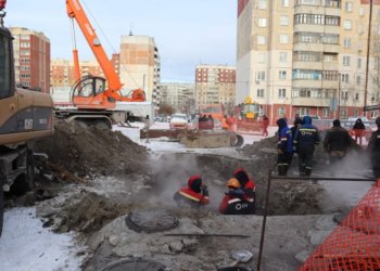 Пенсионеру выплатят полмиллиона за обваренные ноги из-за прорыва трубы в Новосибирске