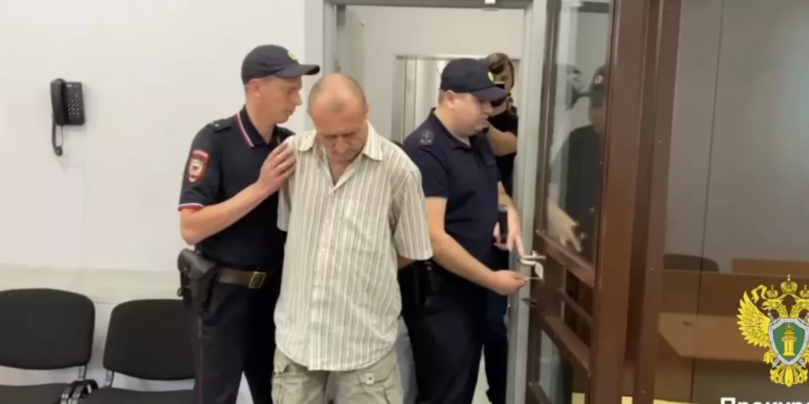 Морили голодом и били: в Новосибирске избрали меру подозреваемому в убийстве 10-летней девочки