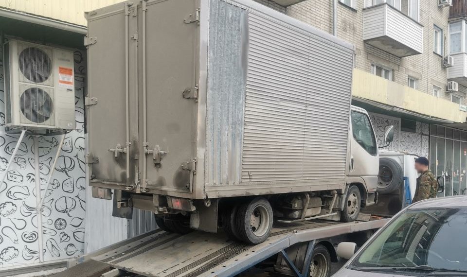 Житель Новосибирска погасил долг, чтобы не лишиться грузовика