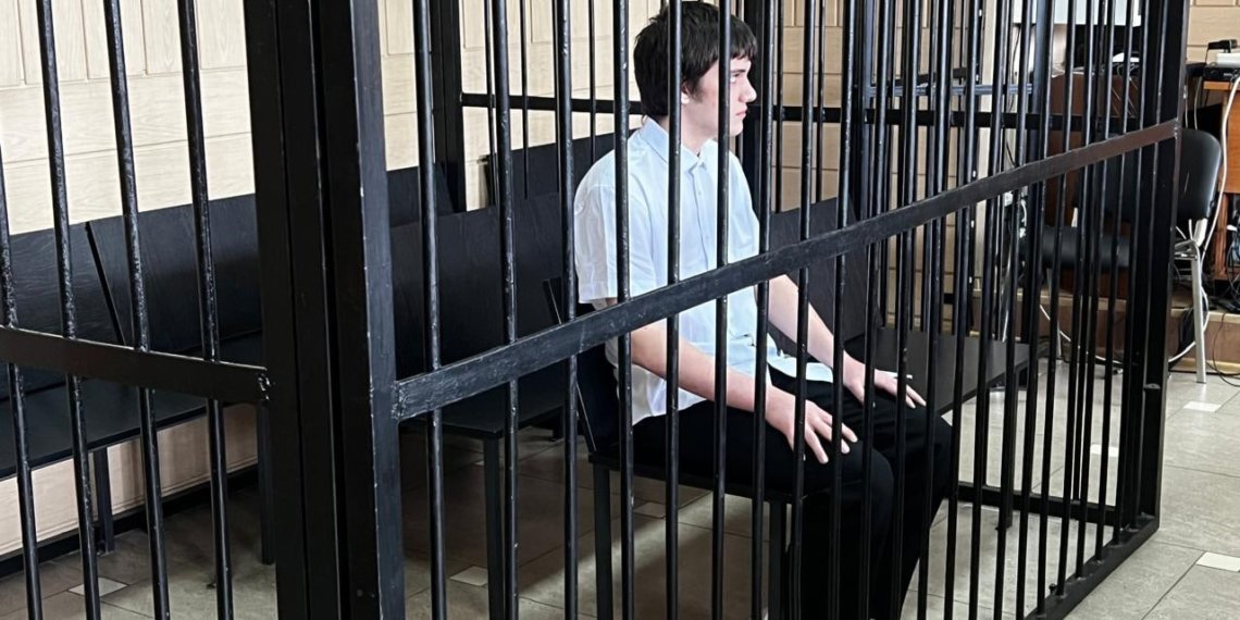 Студента-диверсанта будут судить за поджоги релейных шкафов в Новосибирске