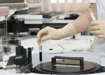 Новосибирские ученые создали соединение для подавления клеток опухоли мозга