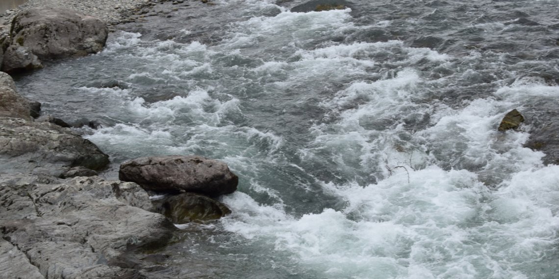 Школьник из Новосибирска утонул на глазах у матери в реке Катунь