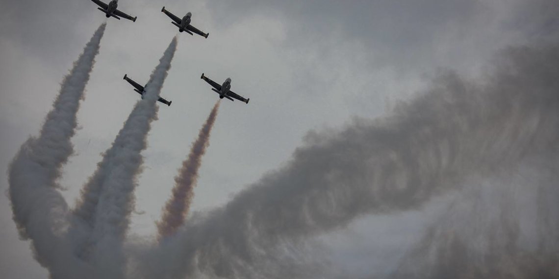 Авиафестиваль прошел на аэродроме Мочище