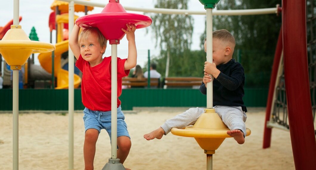 Новосибирские врачи рассказали, из-за чего дети травмируются летом в два раза чаще