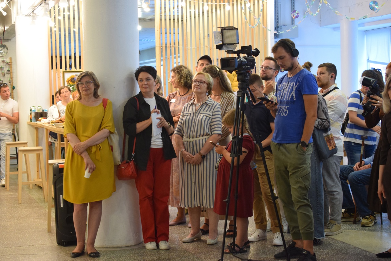 «Моменты»: первая городская выставка людей с рассеянным склерозом открылась в Новосибирске