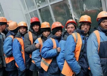 В Томской области мигрантам запретили работать в общепите и рознице