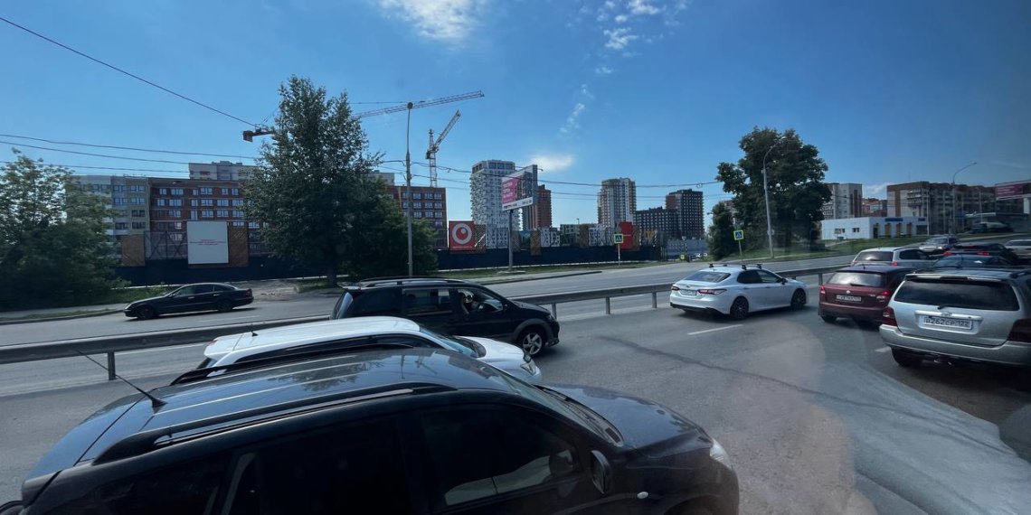 Автобус из Академгородка в Толмачево запустили в Новосибирске