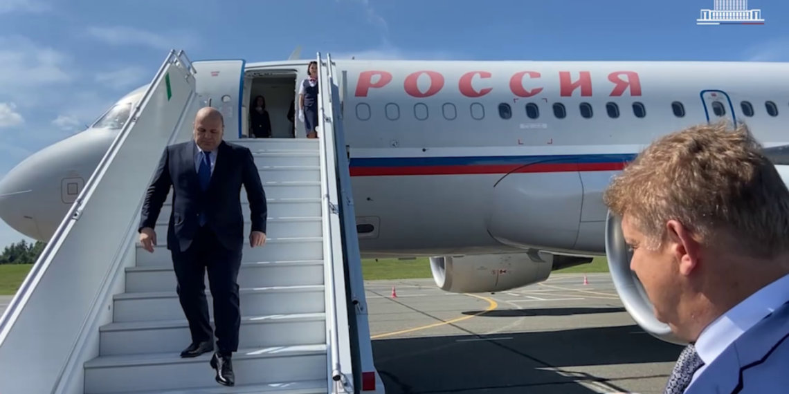 Из Новосибирска Михаил Мишустин улетел с проверкой в Горно-Алтайск