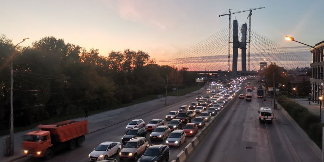 Более 1 млрд дополнительно выделили на ремонт дорог Новосибирска из областного бюджета