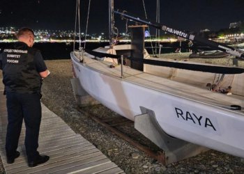 Жительница Новосибирска пропала при затоплении яхты в Геленджике