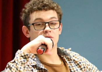 За плакат с автографом актера Кологривого просят 10 тысяч рублей в Новосибирске