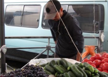 У нелегальных торговцев изъяли 529 кг овощей и фруктов во время рейда в Новосибирске