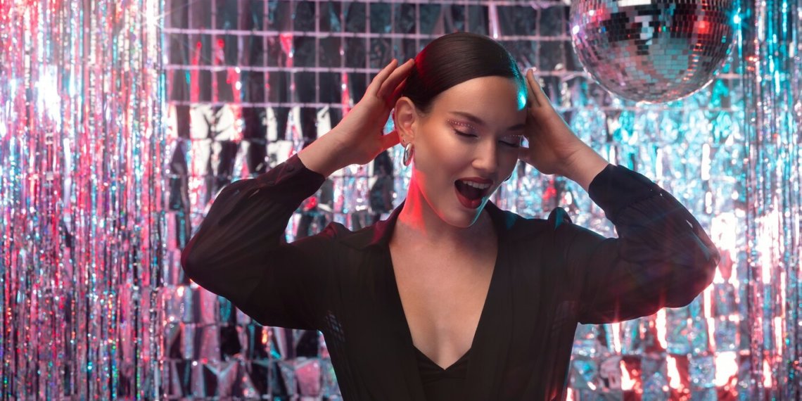 Пьяная девушка решила раздеться в баре Новосибирска