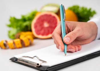 Ученые назвали диету, помогающую сократить биологический возраст