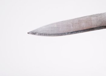 Нож в живот возлюбленному вонзила во время спора 49-летняя жительница Новосибирской области