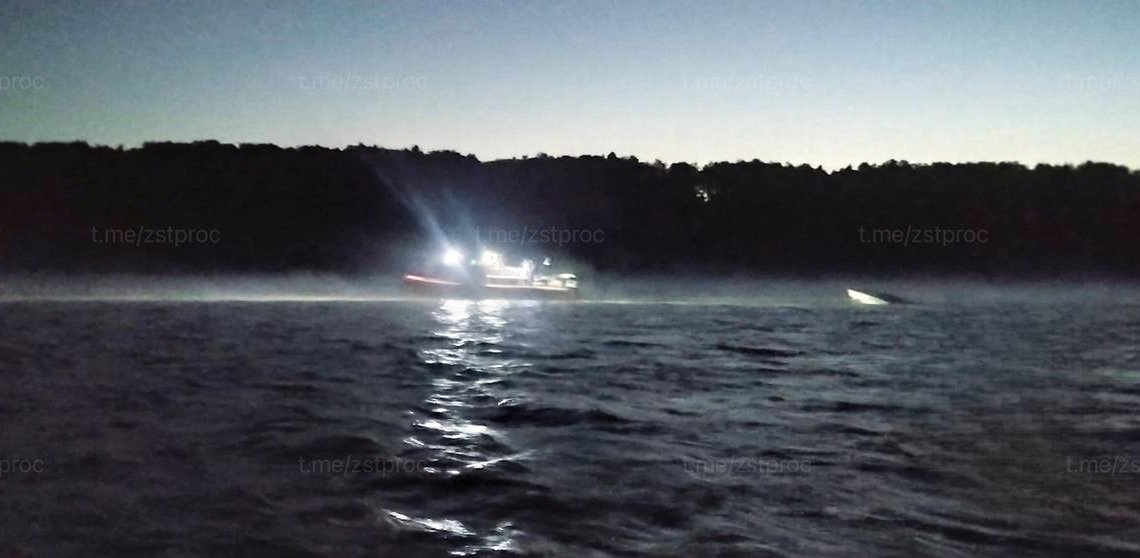 Под Новосибирском затонуло маломерное судно с тремя людьми на борту