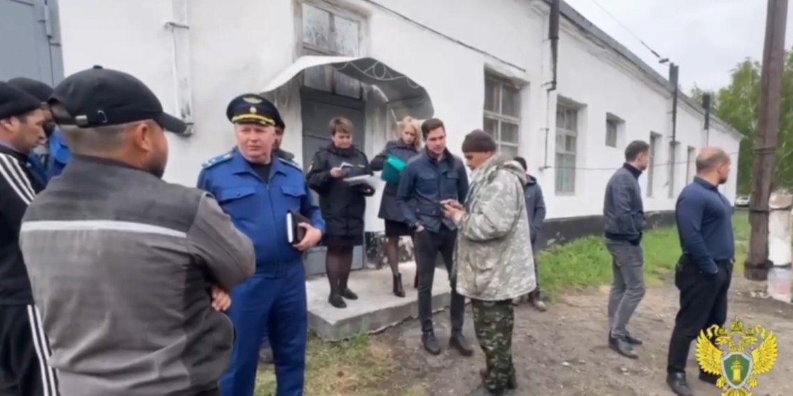 Жителя Новосибирской области и двух иностранцев будут судить за незаконную миграцию