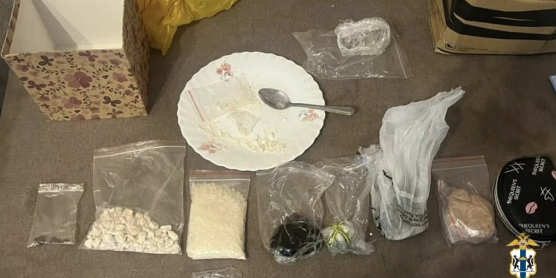 Полкилограмма «синтетики» нашли в квартире двух новосибирцев