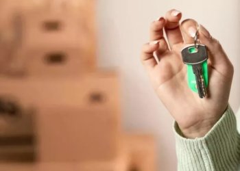 Горе-отцу пришлось продать квартиру, чтобы выплатить алименты в Новосибирске