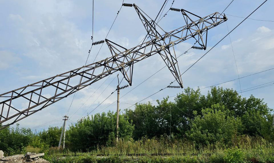 Региональные власти поблагодарили «Россети Новосибирск» за оперативное восстановление электроснабжение после ДТП с опорой ЛЭП