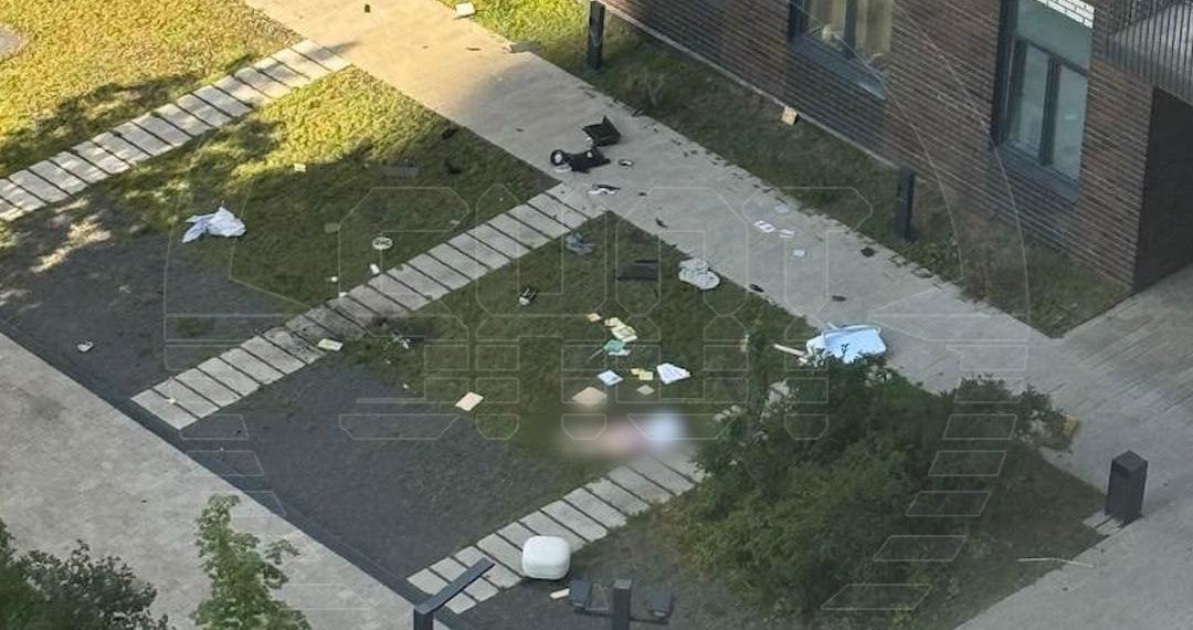 Сибиряк в Москве вышвырнул из окна младенца и супругу