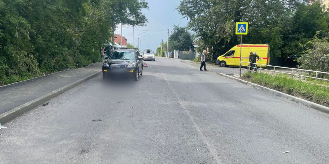 Пенсионерка скончалась в карете скорой после ДТП в Новосибирске