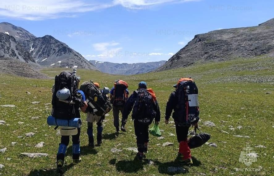 Новосибирский турист пропал при спуске через перевал в горах Алтая