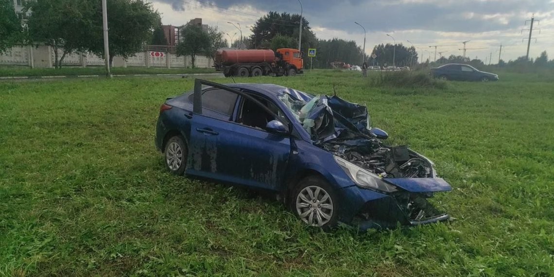 Есть погибший: водитель легковушки впечатался в КамАЗ при обгоне в Кольцово