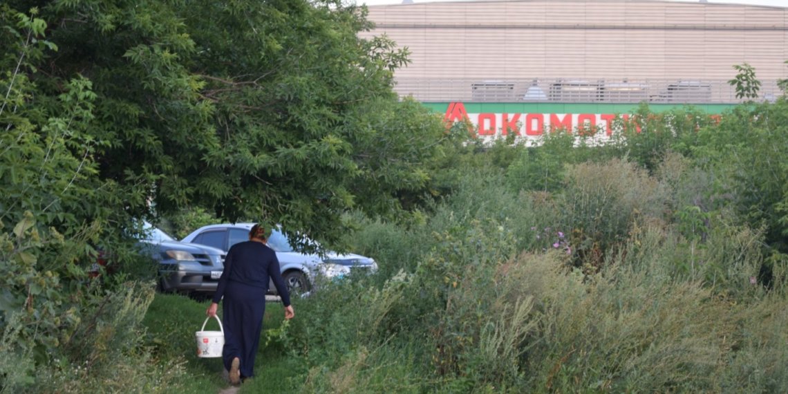 Водопроводные колонки, избы и озеро Надежды: как выглядит проданная застройщику территория у «Локомотив-Арены»