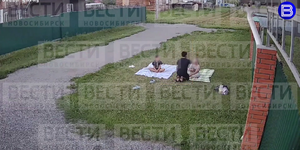 Взрослый мужчина предложил дружить и целоваться двум школьницам на лужайке под Новосибирском