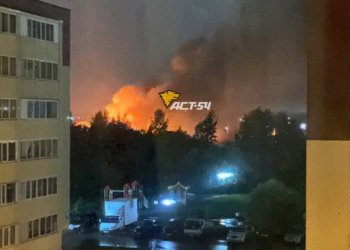Газовый баллон взорвался в жилом доме Новосибирска после попадания молнии